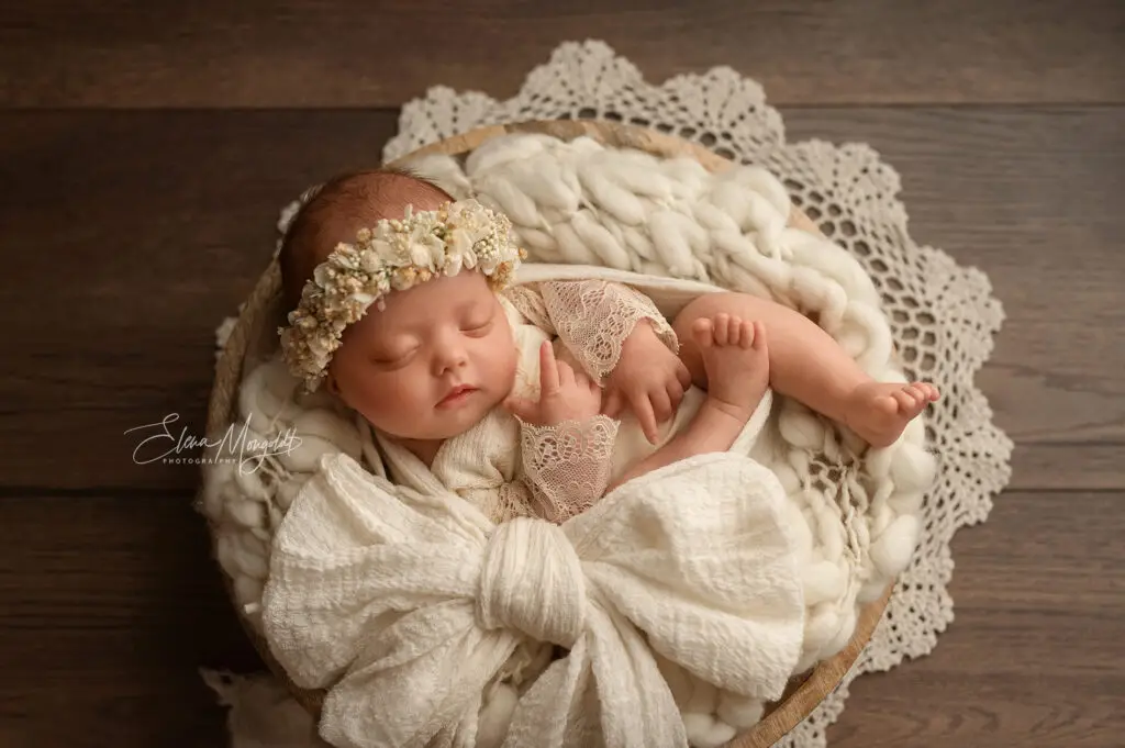 Authentische Fotografie in Osnabrück Neugeborenen Fotoshooting in Belm bei Elena Mongoldt